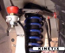 Kinetix Racing přední horní stavitelná ramena - Nissan 350z (03 - 06)