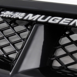 JDM Mugen přední maska lesklá černá s plastovou mřížkou a logem MUGEN - Honda Civic 6G (99 - 00)