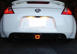 JDM kouřové mlhové světlo se zpětným a brzdovým světlem - Nissan 370z (09+)