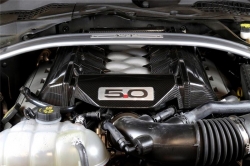 APR karbonový kryt motoru - Ford Mustang V8 5.0 (Nový model 2015+)