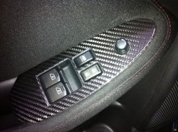 EVO-R karbonové krytky na spínače na madlech dveří - Nissan 370z (09+)
