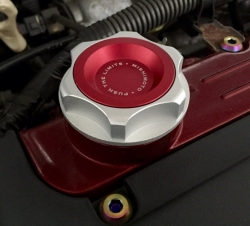 Mishimoto hliníkové víčko oleje - Toyota