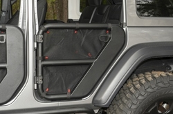 Rugged Ridge ochranná síťka na rámové zadní dveře Fortis - Jeep Wrangler (18 - 20)