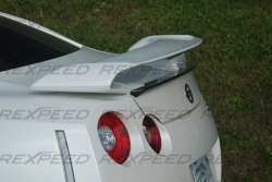 Rexpeed Wald karbonová lišta kufru - Nissan GT-R R35 (09+)