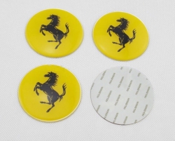 EUK hliníkové samolepky na středové krytky - Logo Ferrari, žluté, 65mm